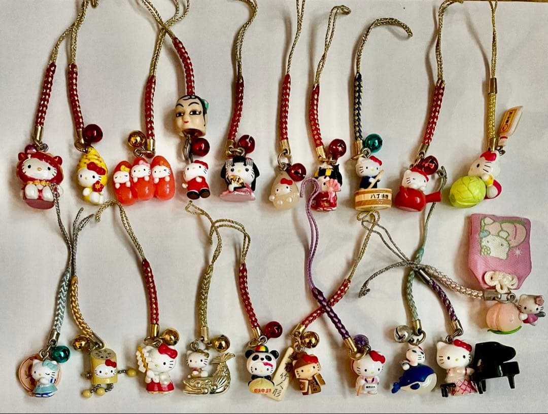 ご当地キティちゃんストラップ191個まとめ売り