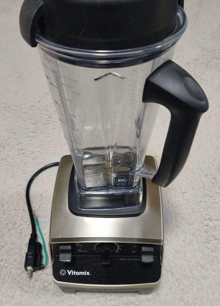 Vitamix（バイタミックス）　TNC5200（ステンレスシルバー）