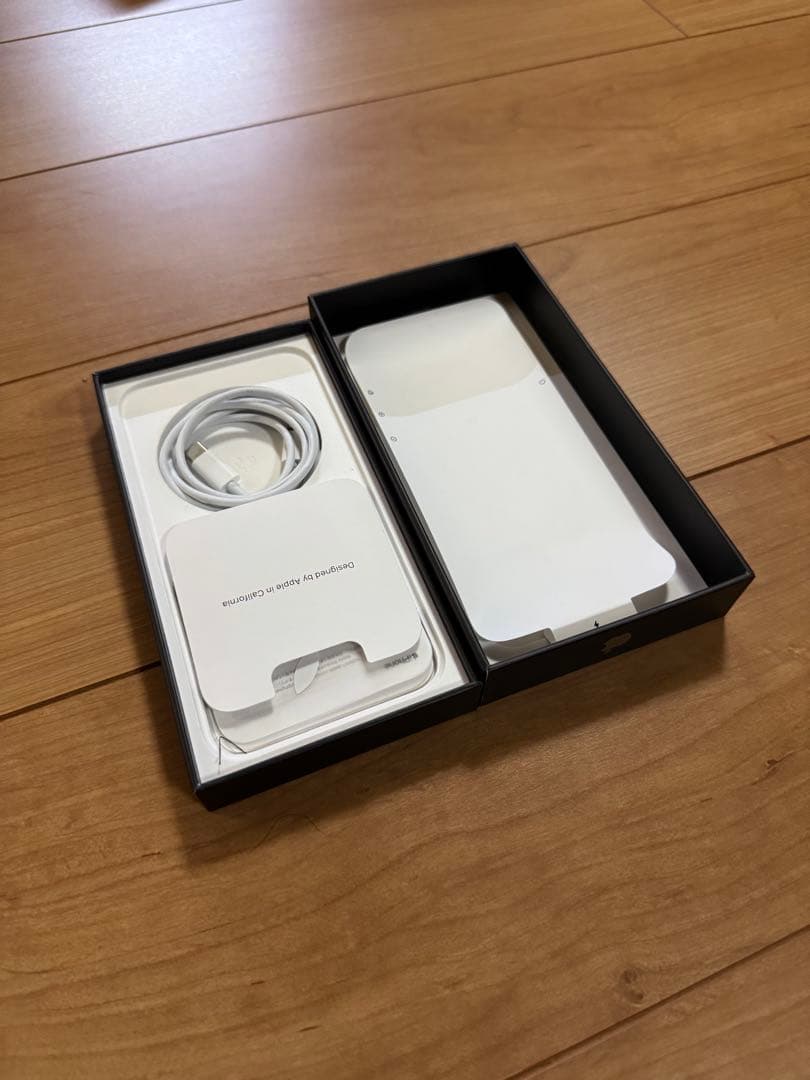 hugs！iPhone 12 pro max 純正バッテリー新品！