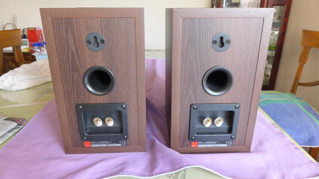 ブックシェルフスピーカー　DALi　oberon1 (ダークウッド）