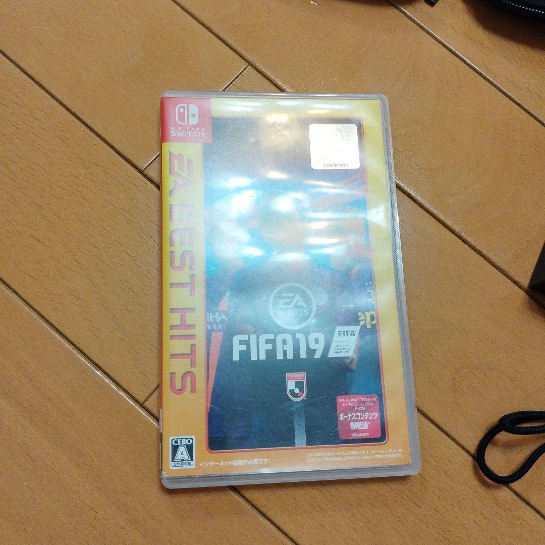 ♥NintendoSwitchネオンブルー＆レッドケース+fifa19とプーマ靴