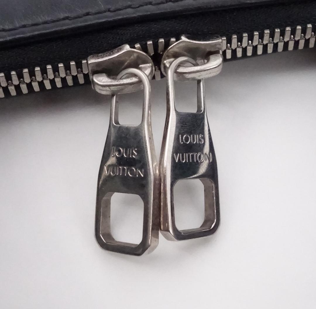 LOUISVUITTON ルイヴィトン エピ ポルトドキュマンジュール ブラック