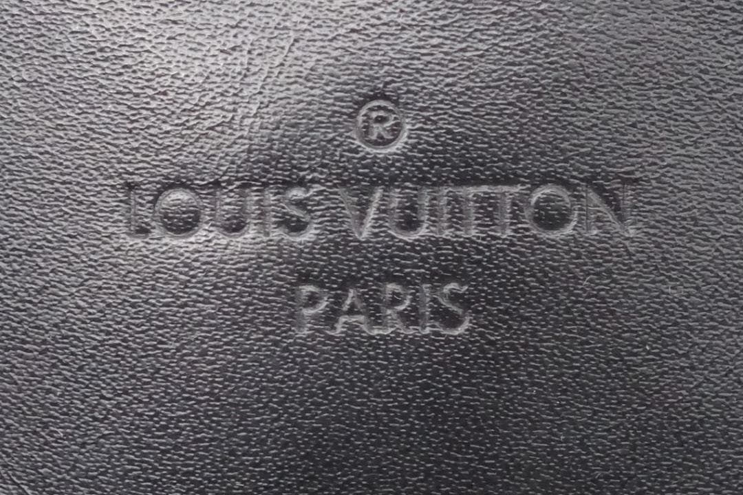 LOUISVUITTON ルイヴィトン エピ ポルトドキュマンジュール ブラック