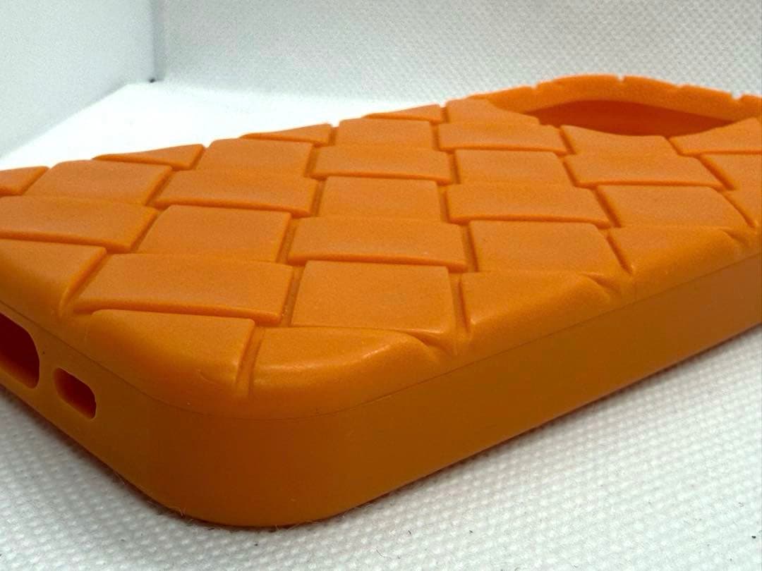 BOTTEGA VENETA ボッテガべネタ iPhone13pro ケース