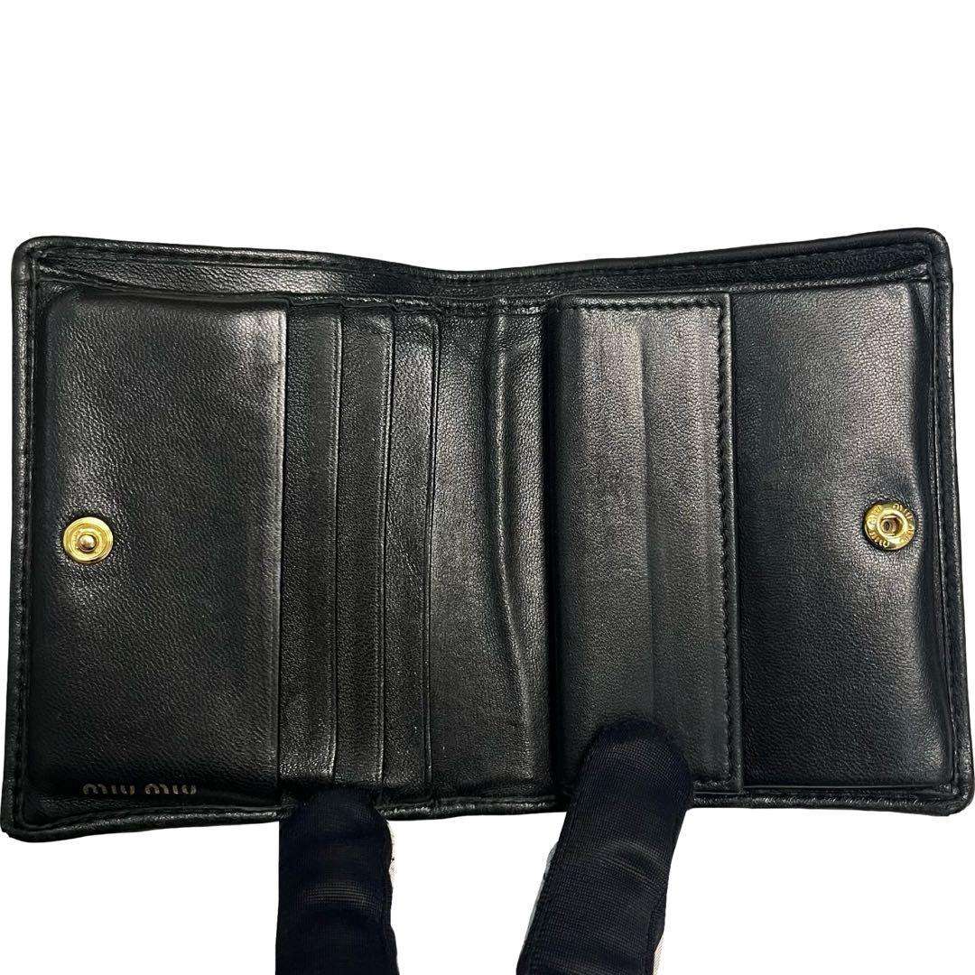 希少✨ミュウミュウ 二つ折り財布 マテラッセ ロゴ金具 レザー ブラック