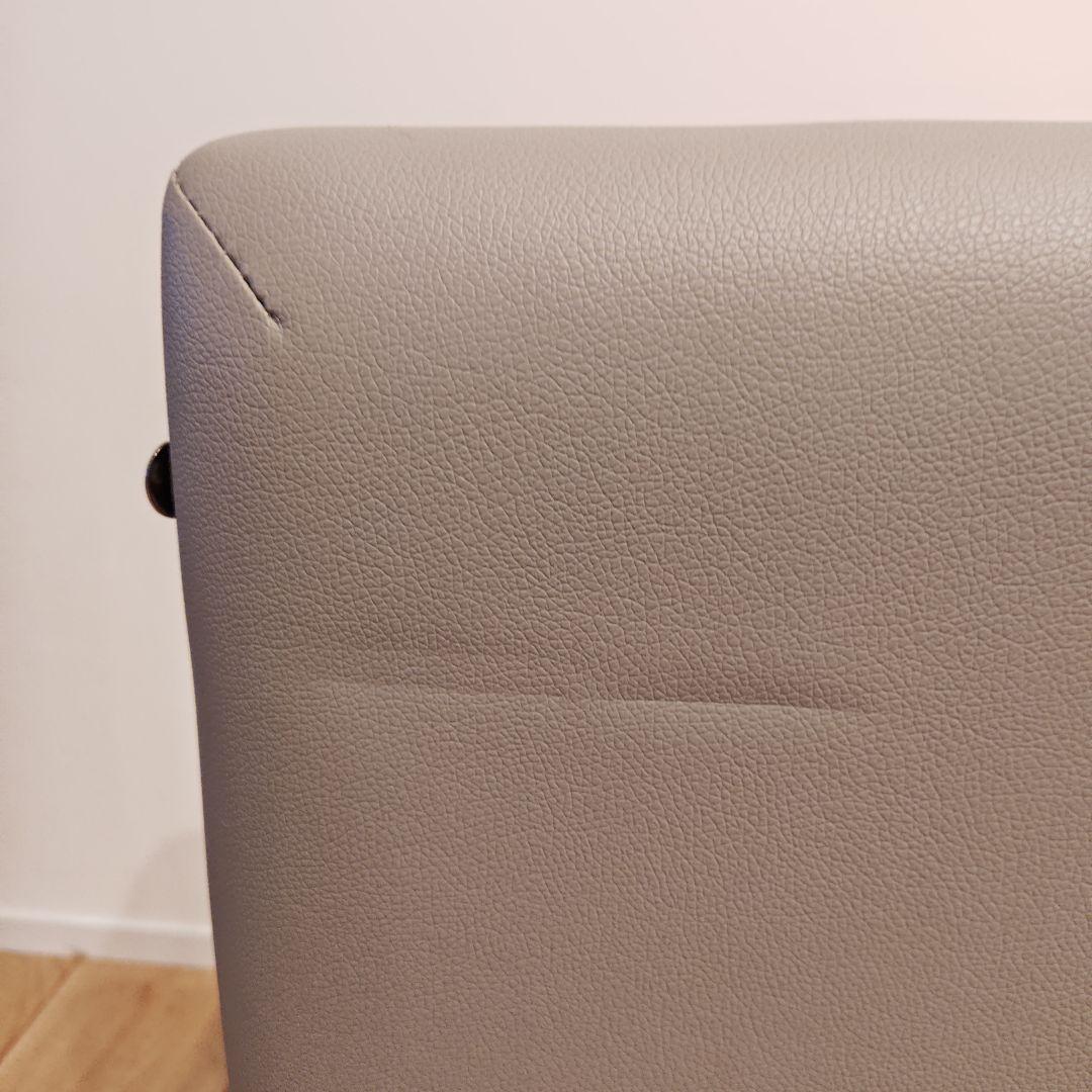 美品　折りたたみ式　マッサージベッド　施術台　エステ　マッサージ