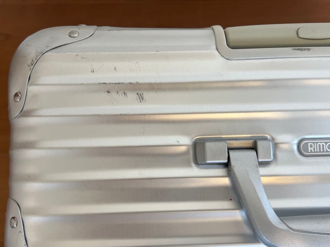 パイロット　シルバー アルミ キャリーケース