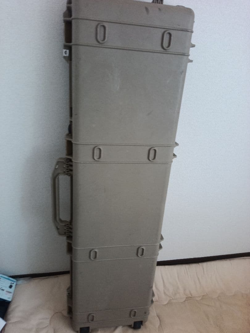 PELICAN 1750 ペリカンケース 蓋側フォーム付きデザートタン