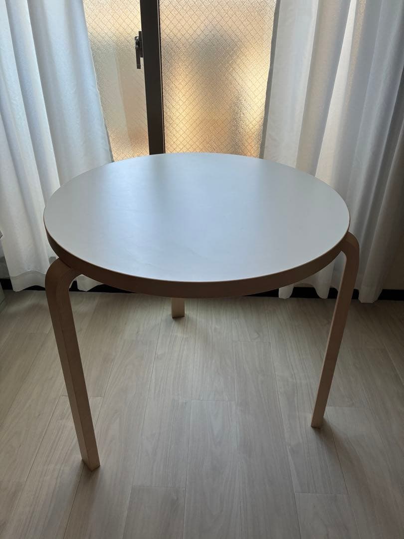 Artek 90B テーブル　ホワイトラミネート