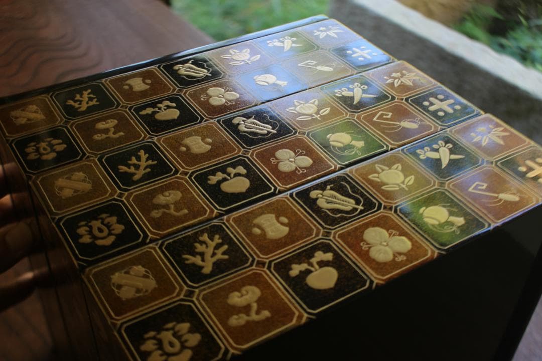 デッドストック！内朱金縁黒漆に極上宝尽蒔絵の映える三段重（検輪島塗重箱お重