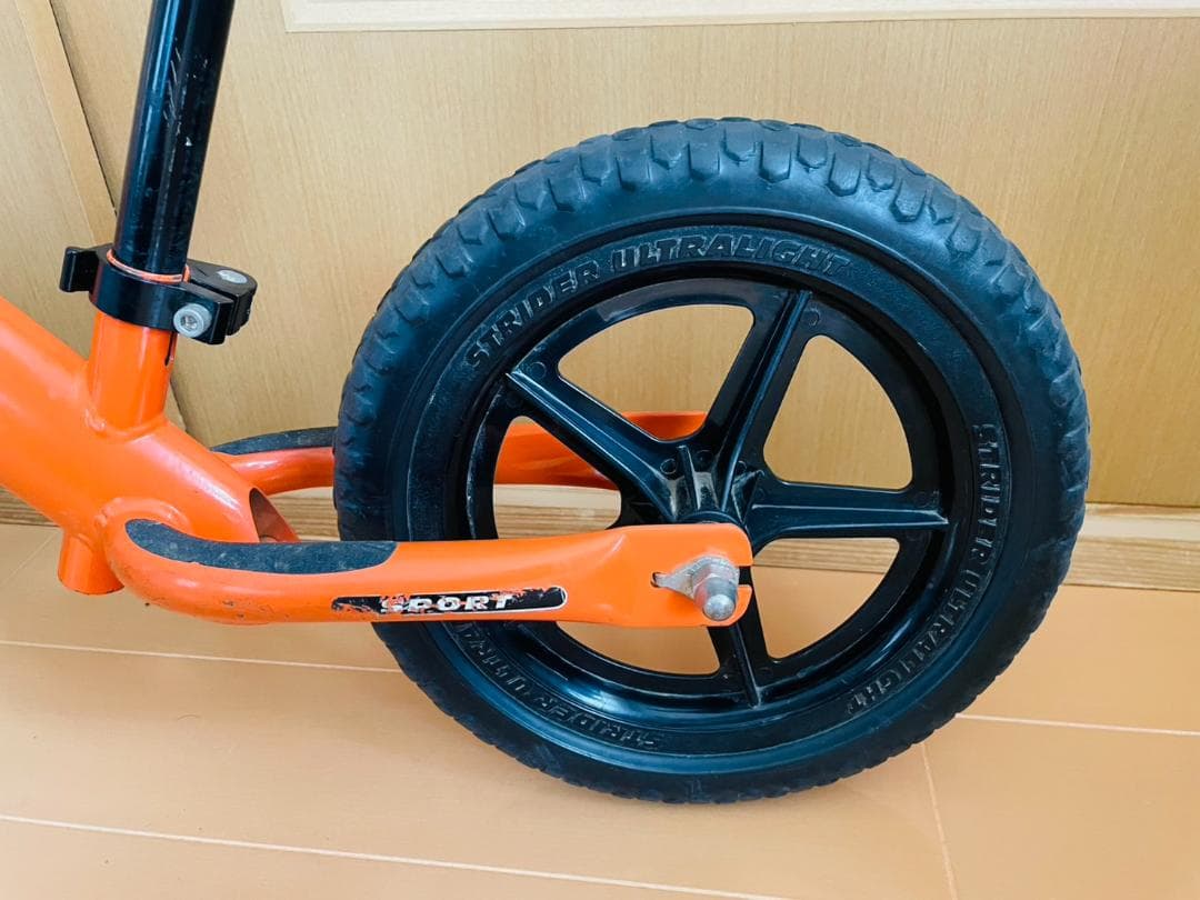 ストライダースポーツ　12インチ　オレンジ