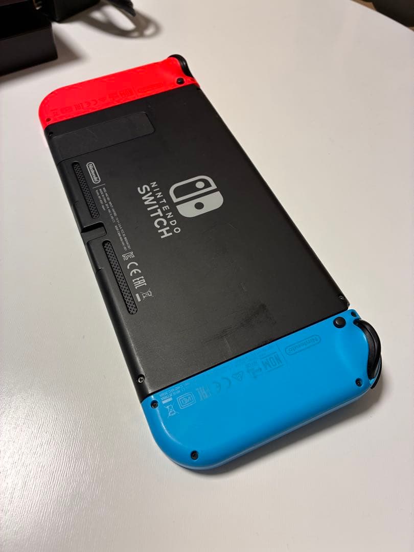 ✨【美品】✨　Nintendo Switch 本体　備品付　ケース付