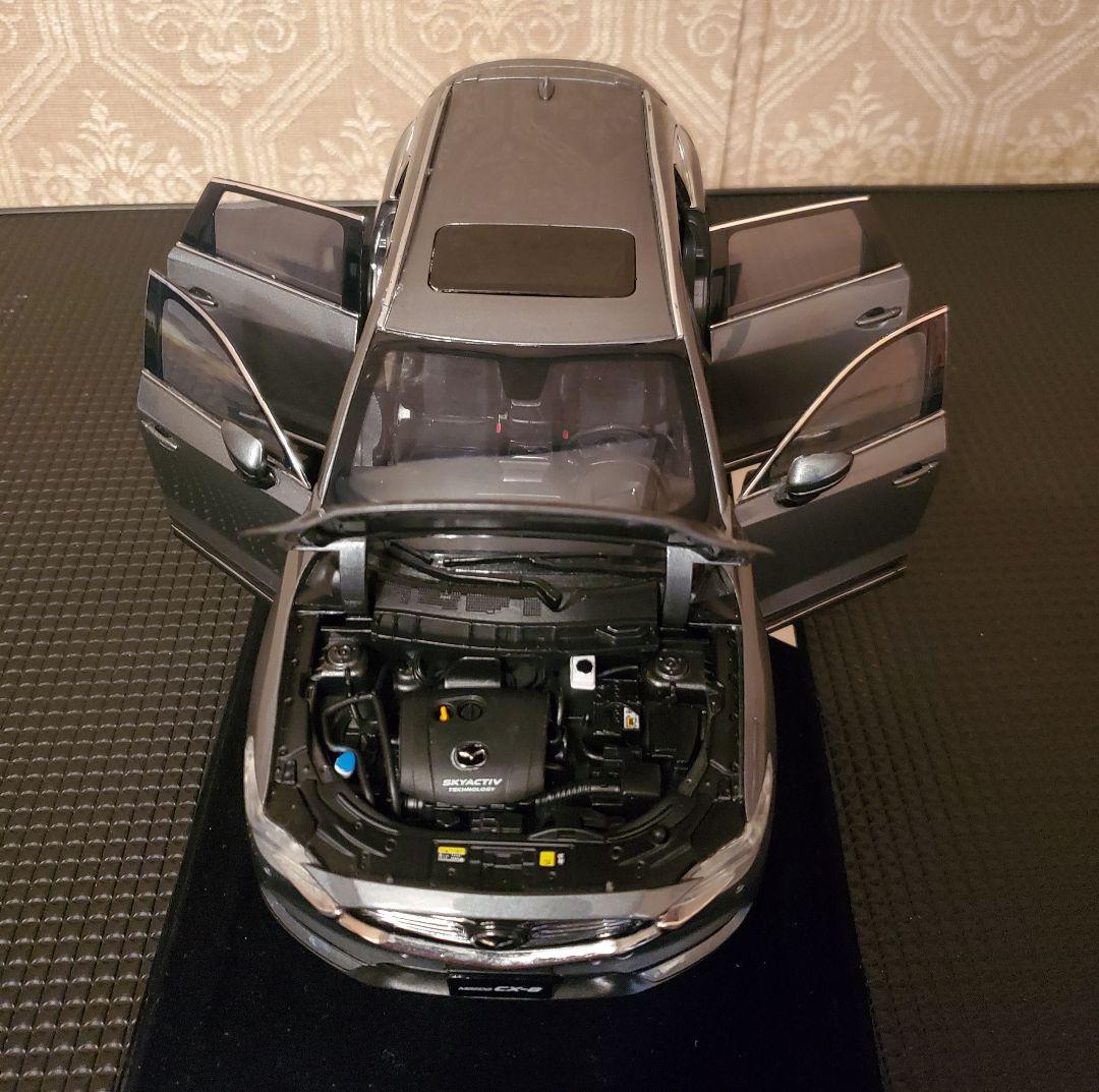 良品 1/18 マツダMazda CX-8 ミニカー フィギュア