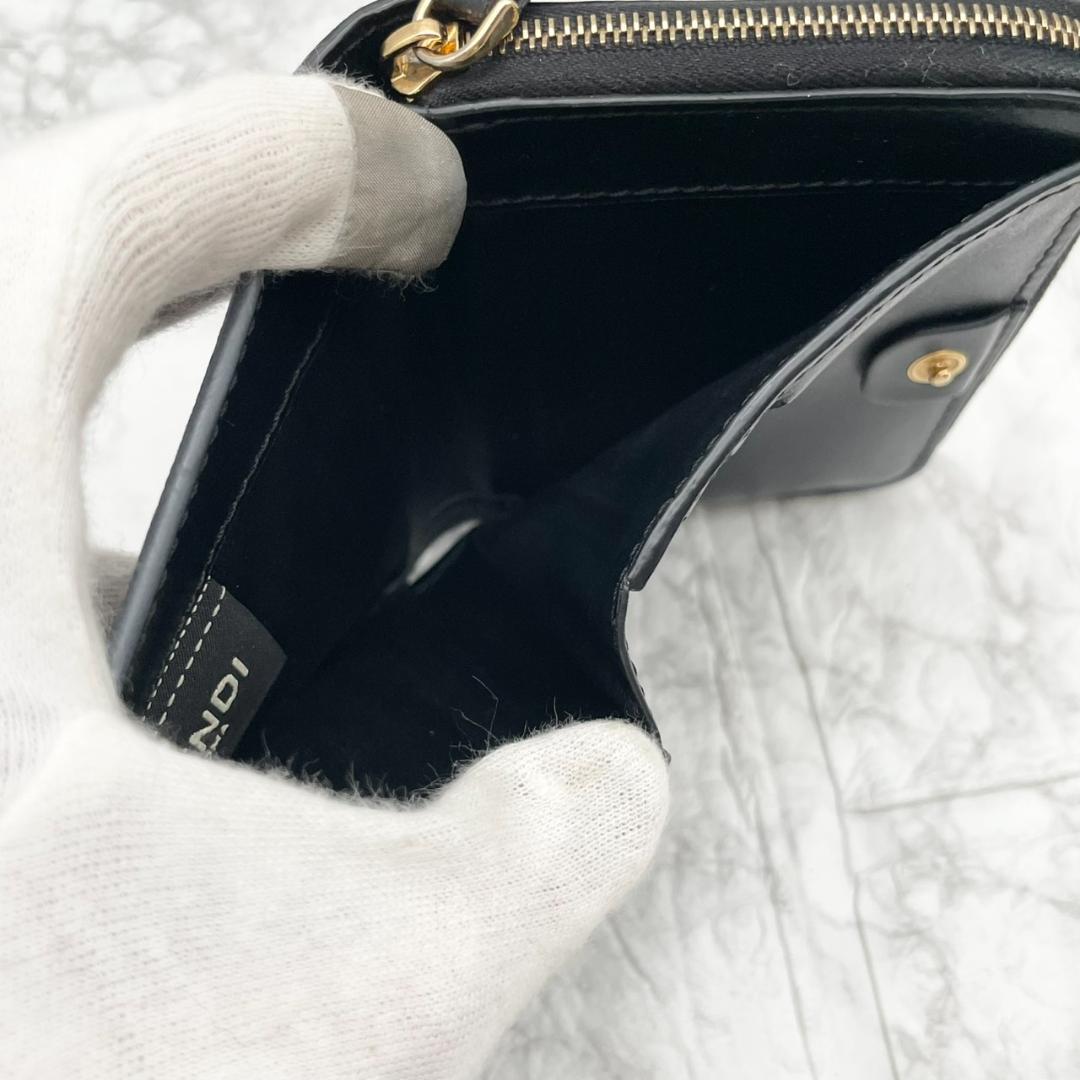 極美品✨️フェンディ　エフイズ　二つ折り財布　レザー　ミニ財布　ブラック　黒