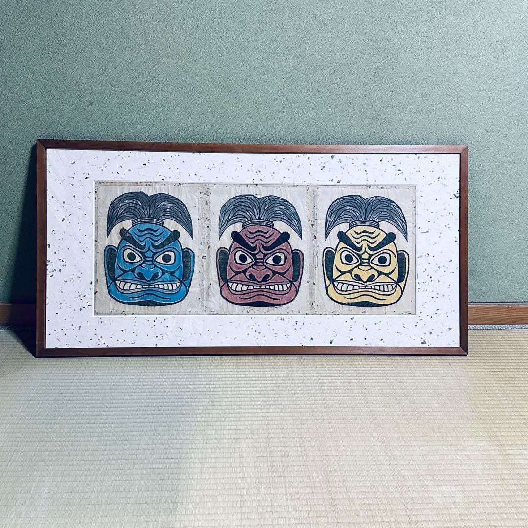 鬼剣舞 伝統的な面アート作品（青・赤・黄）