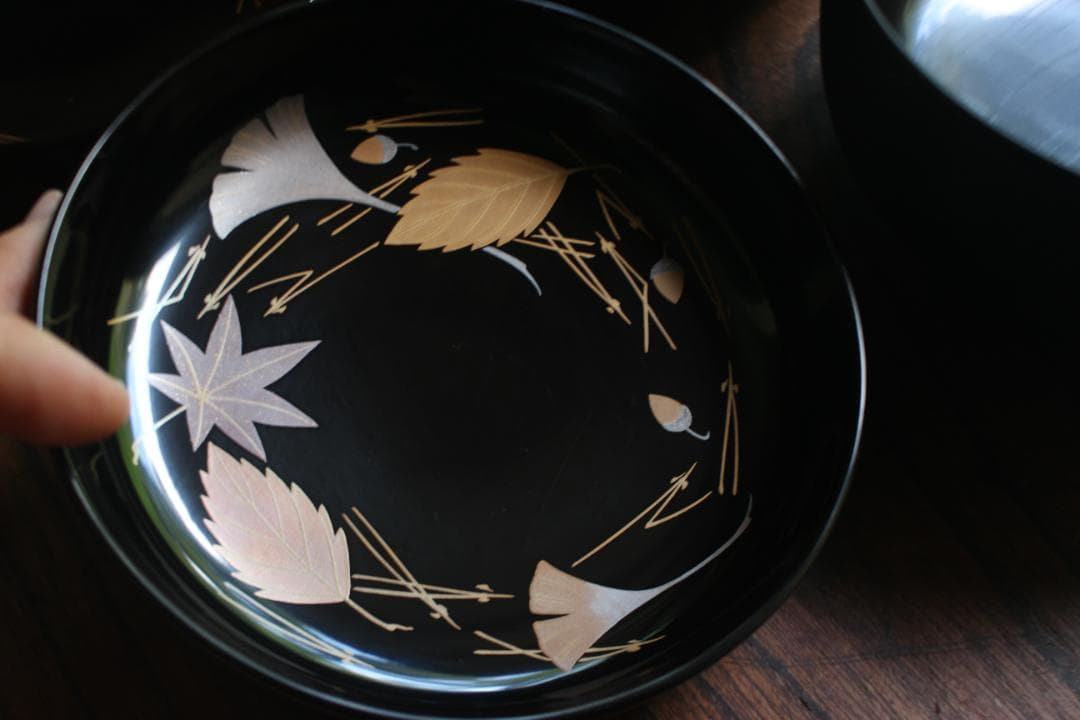 デッドストック！極上糸目黒漆に風情ある吹寄せ蒔絵の映える大椀2点（検輪島塗雑煮椀