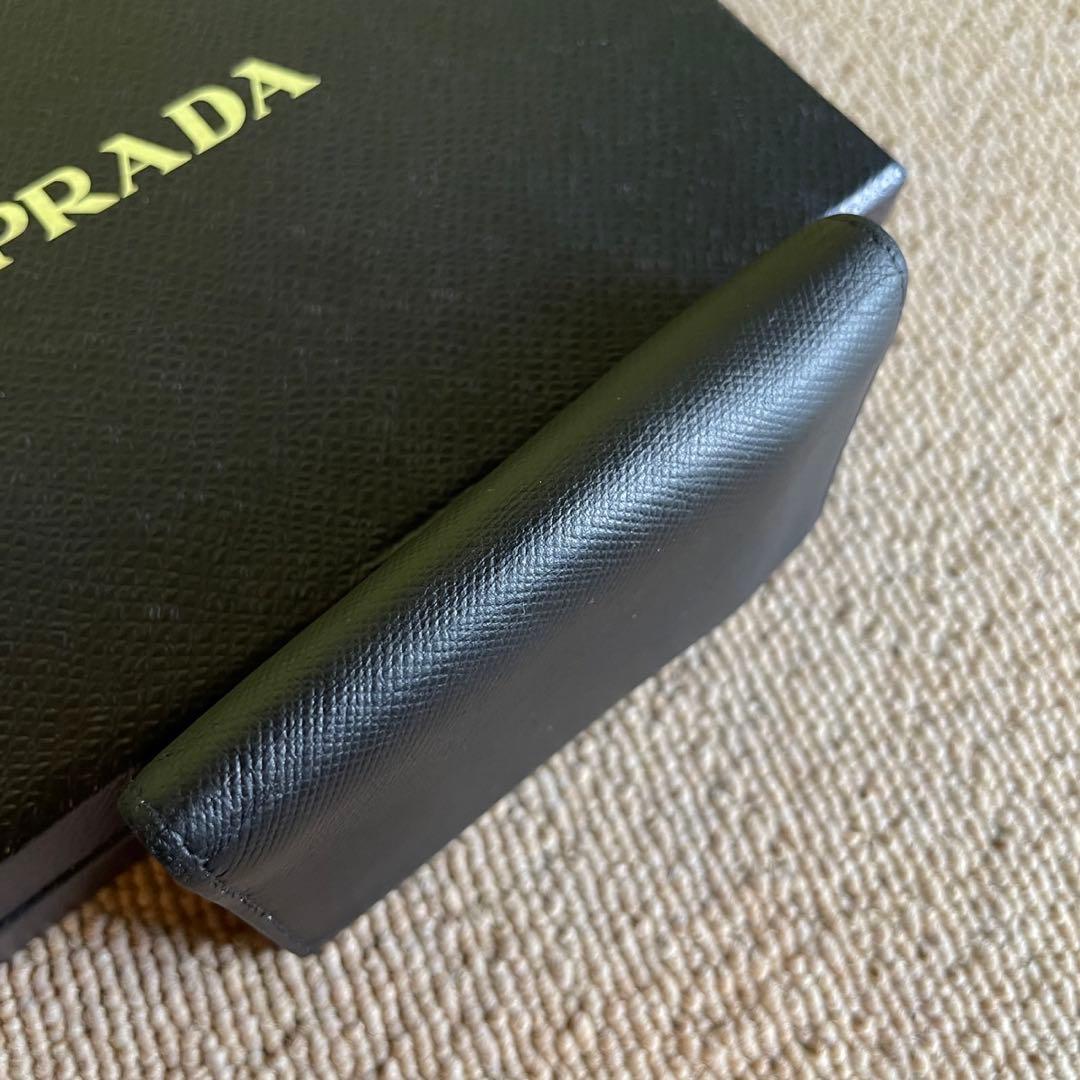 正規品❤️美品⭐️プラダ長財布 PRADA 男女　6連キーケース　三角プレート　黒