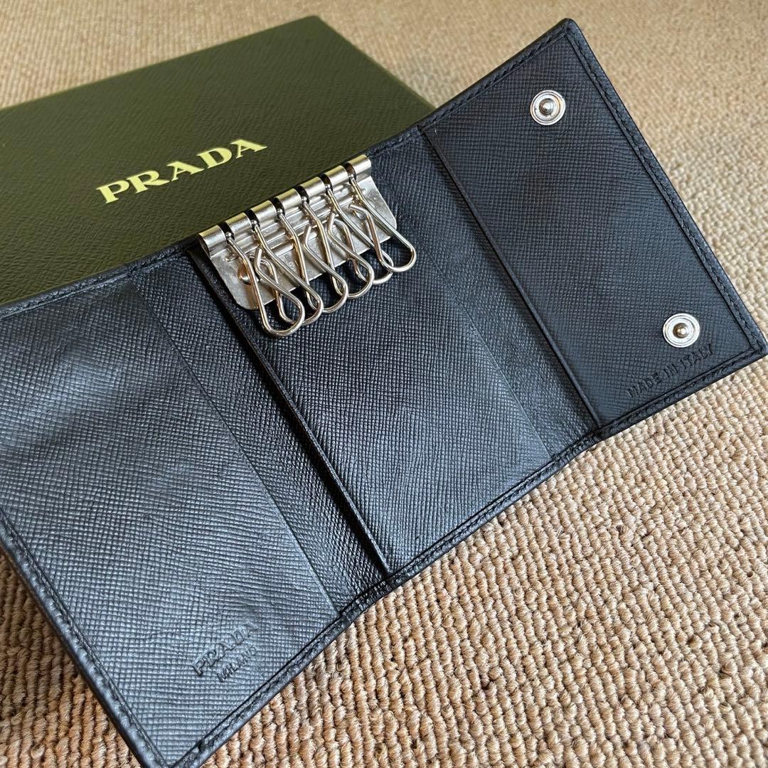正規品❤️美品⭐️プラダ長財布 PRADA 男女　6連キーケース　三角プレート　黒