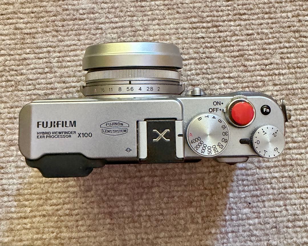 【美品】FUJIFILM X100 初代 レンズフード付 ムック本付 箱付き