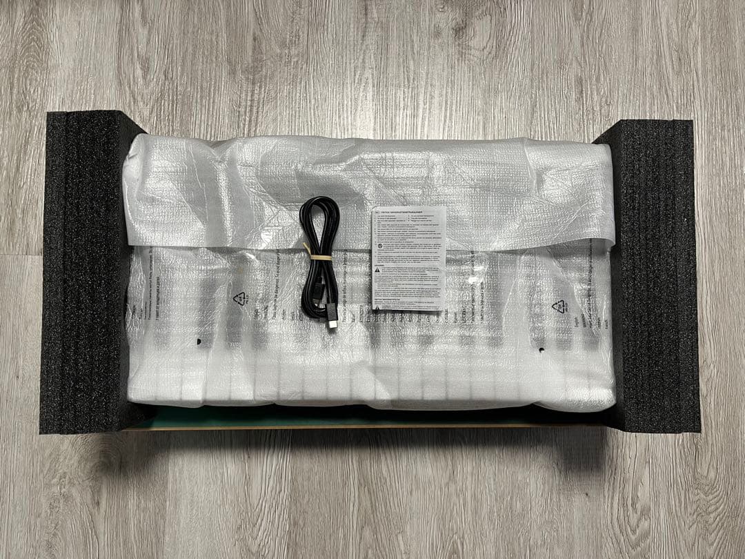 Novation Launchkey MK4 37 MIDIキーボード