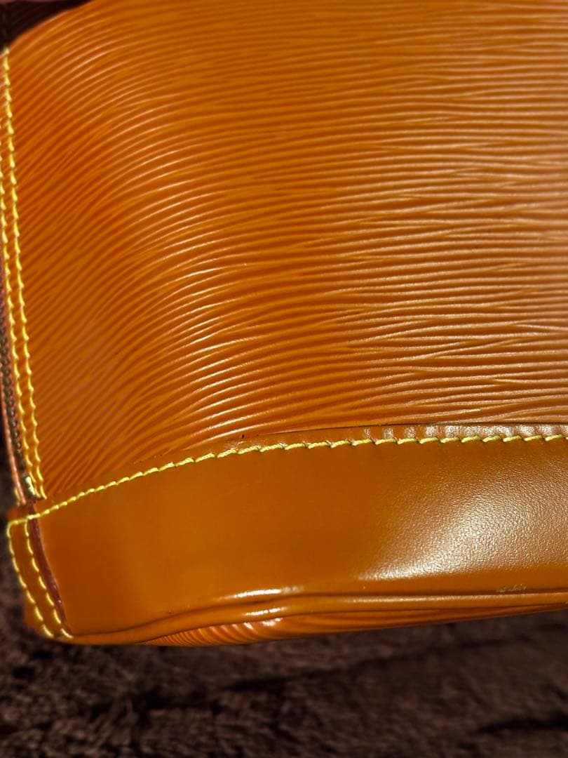 LOUIS VUITTON ルイヴィトン アルマ 2Wayハンドバッグ エピ