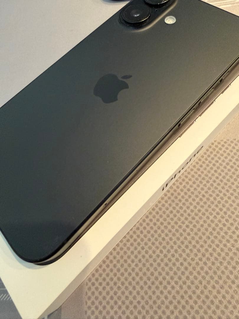 【美品】iPhone16 128GB ブラック　SIMフリー