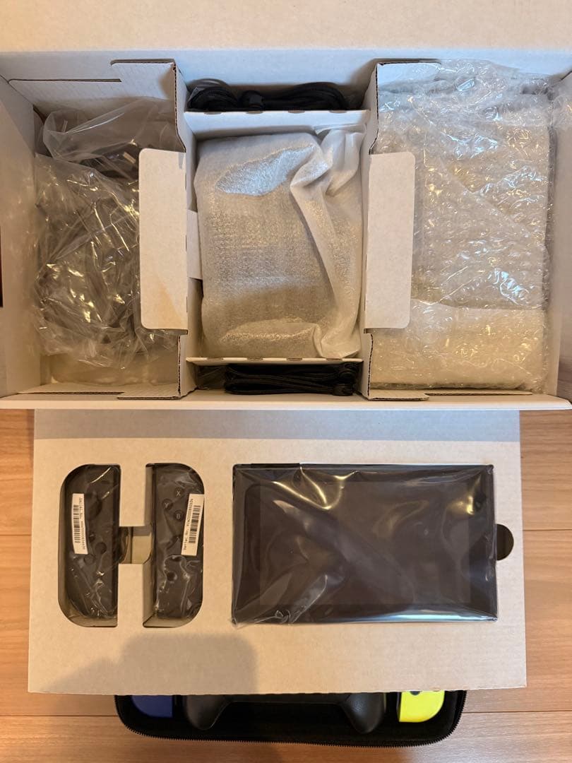 Nintendo Switch 本体 &Joy-Con&プロコン&ポーチ付き