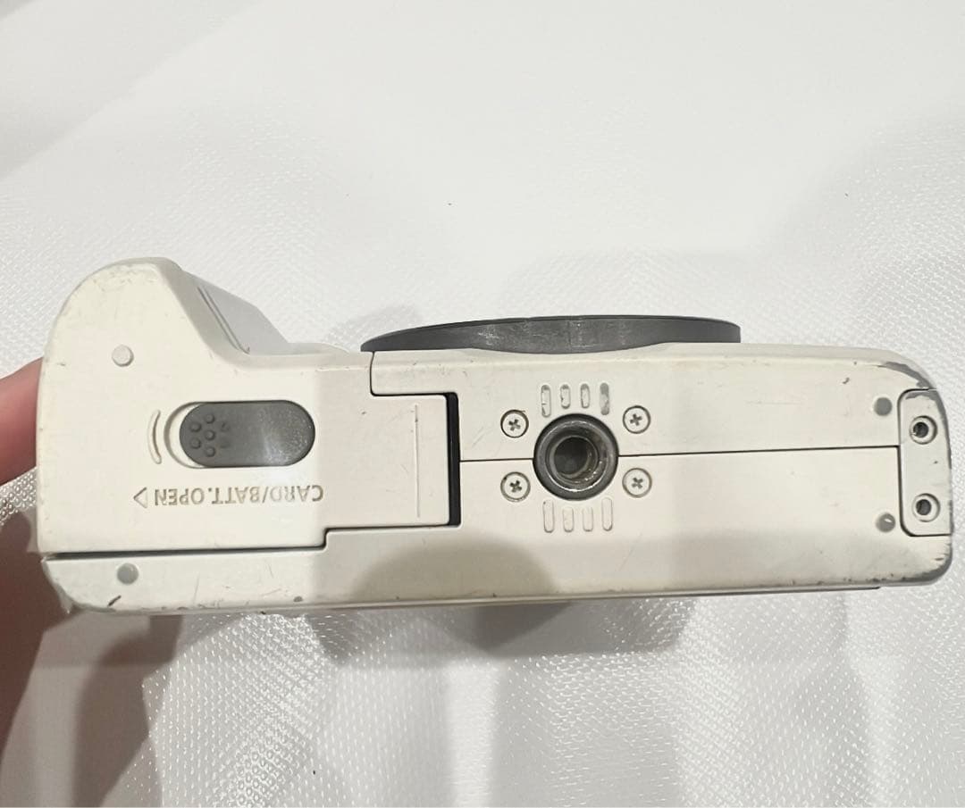 【ジャンク品】Canon EOS Kiss M 難あり　キャノン　ミラーレス