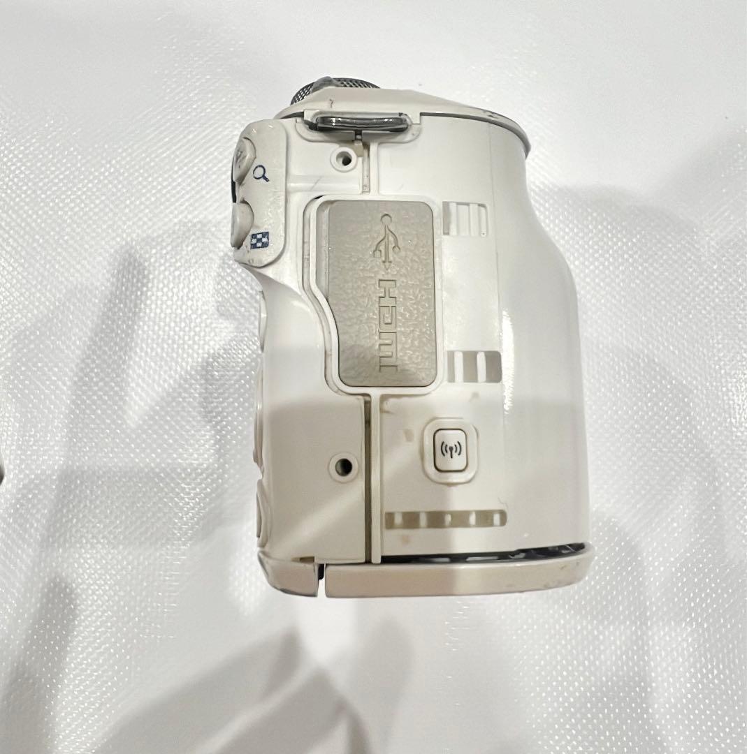 【ジャンク品】Canon EOS Kiss M 難あり　キャノン　ミラーレス