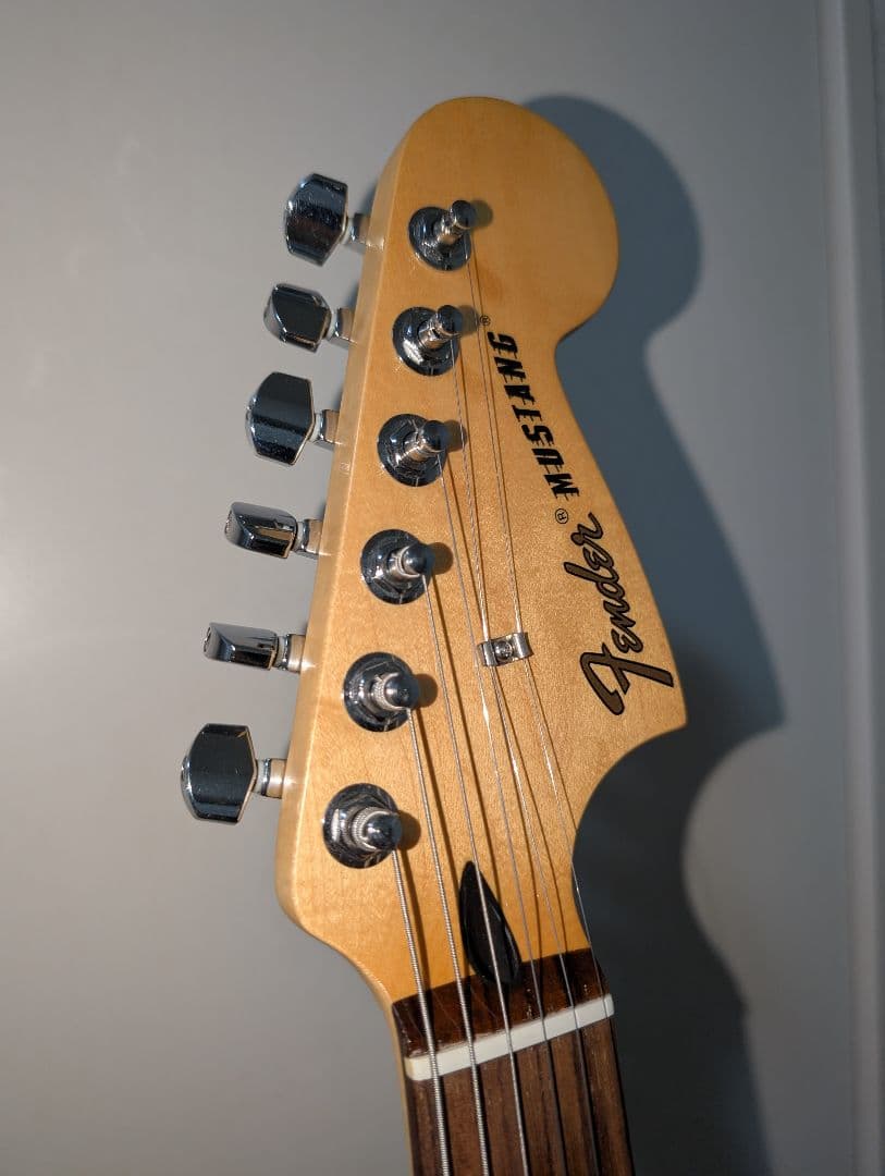 mustang fender mexico 変色したシルバーエレキギター