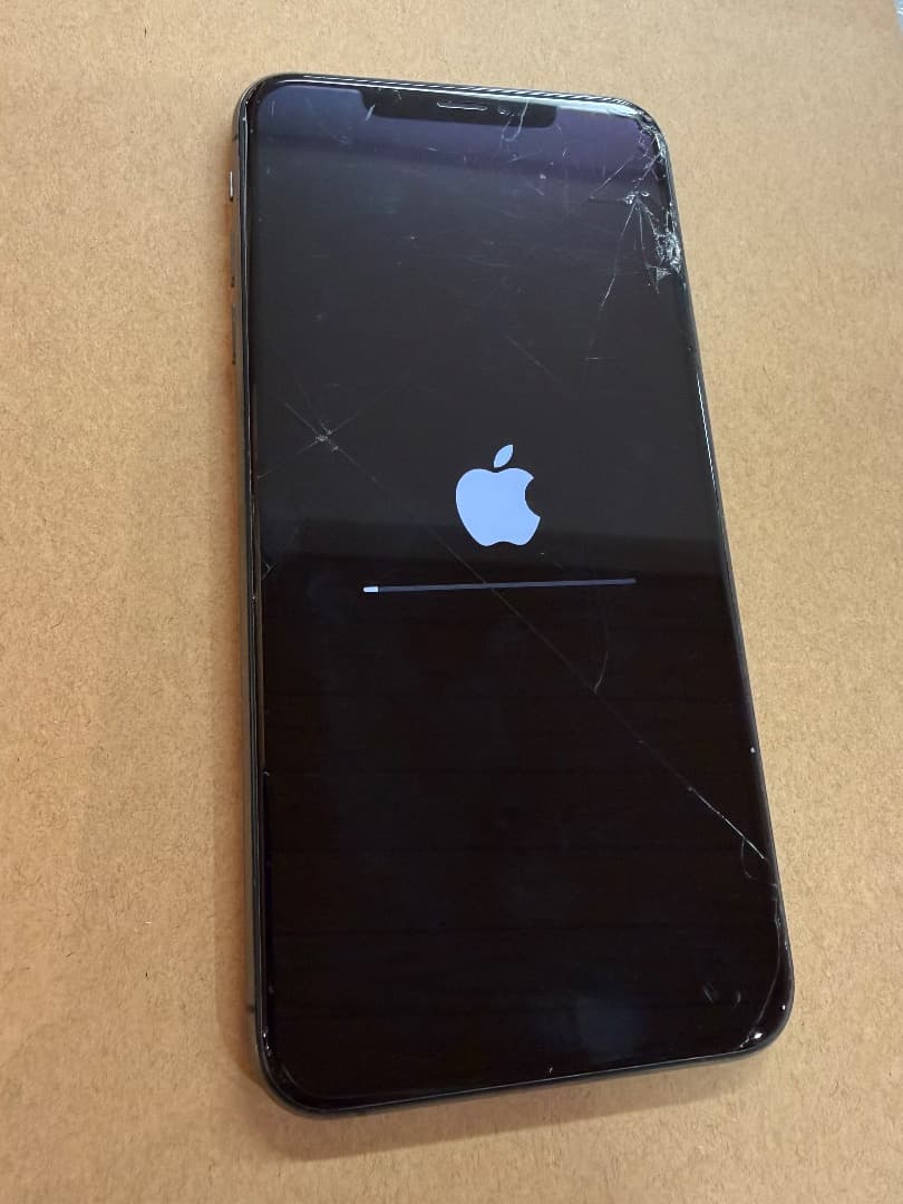 iPhone Xs Max ブラック 本体　SIMフリー