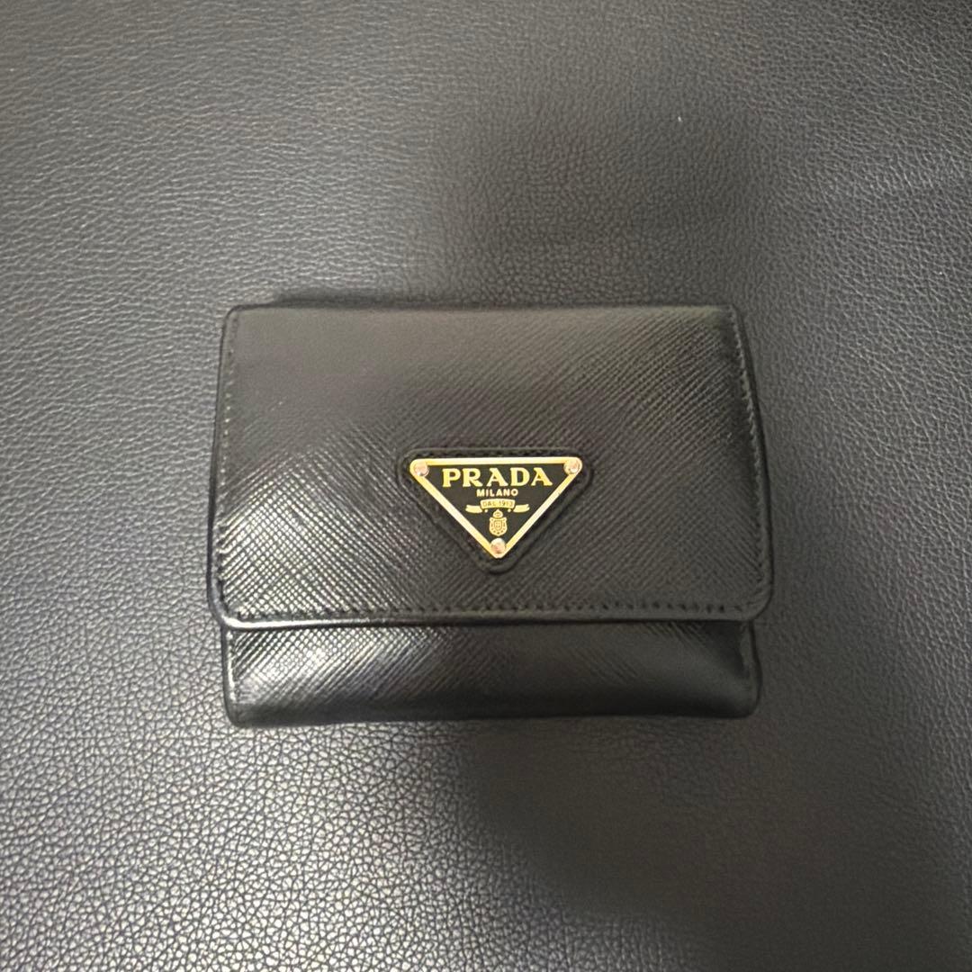PRADA ブラック レザー 三つ折り財布