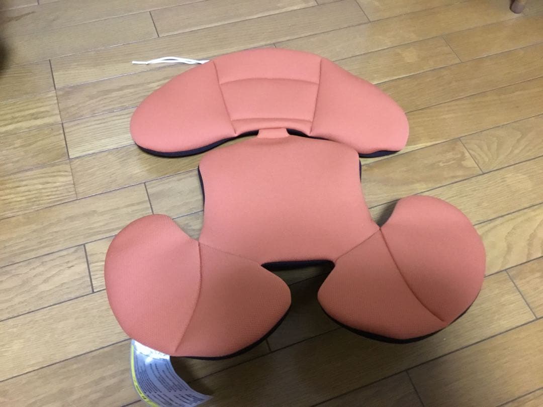 【美品】Combi チャイルドシート　ミニマグランデ　インナークッション付き