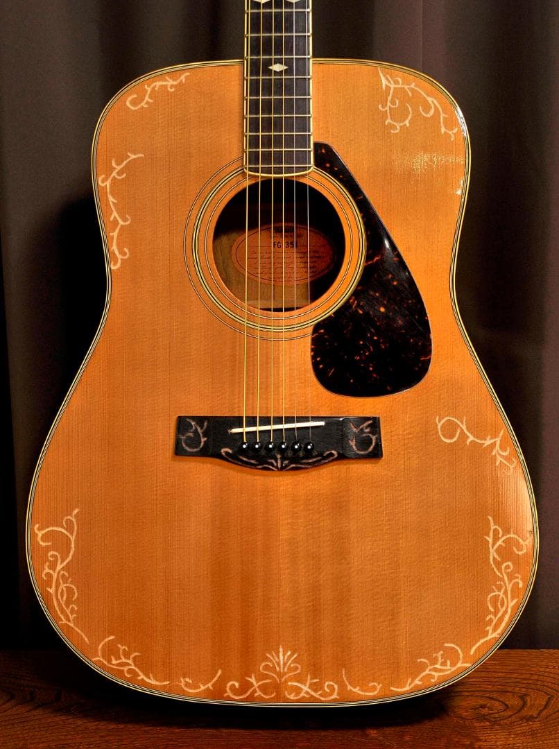 ★YAMAHA FGシリーズの奏でる華やかな場面で演出を高める【彫刻装飾ギター】