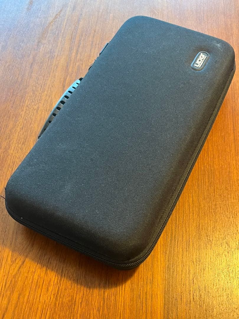 TRAKTOR KONTROL Z1 DJコントローラー　専用バッグ付き