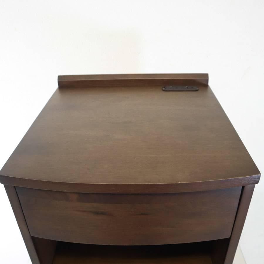 値下げ中 IDC大塚家具 ビエンナ ナイトテーブル コンセント＆キャスター