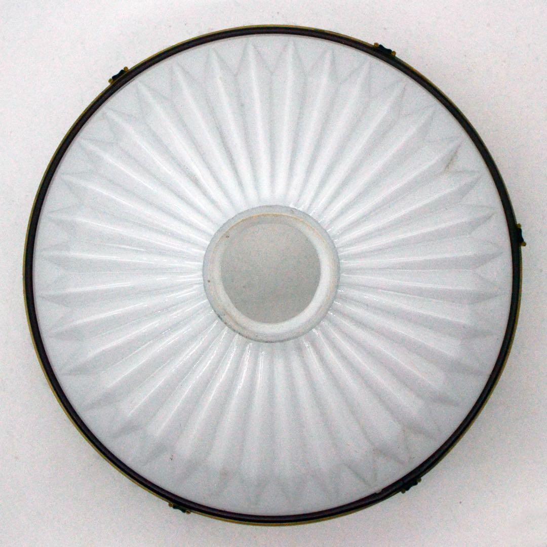 昭和レトロ　電笠 乳白ガラス　プレスガラス　セル巻き　幾何学 戦前〜昭和初期