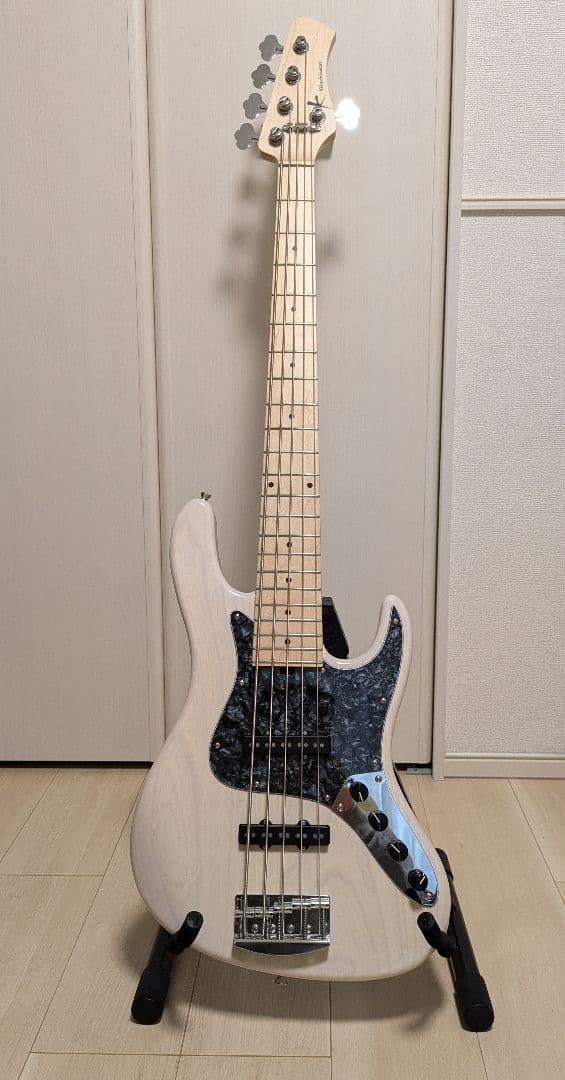 Kikuchi Hermes MV 5Ash/Maple 5弦ベース