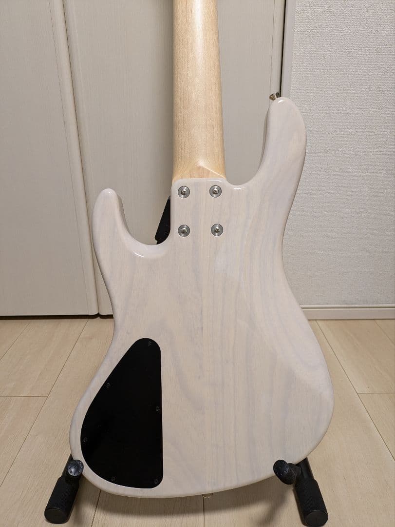 Kikuchi Hermes MV 5Ash/Maple 5弦ベース