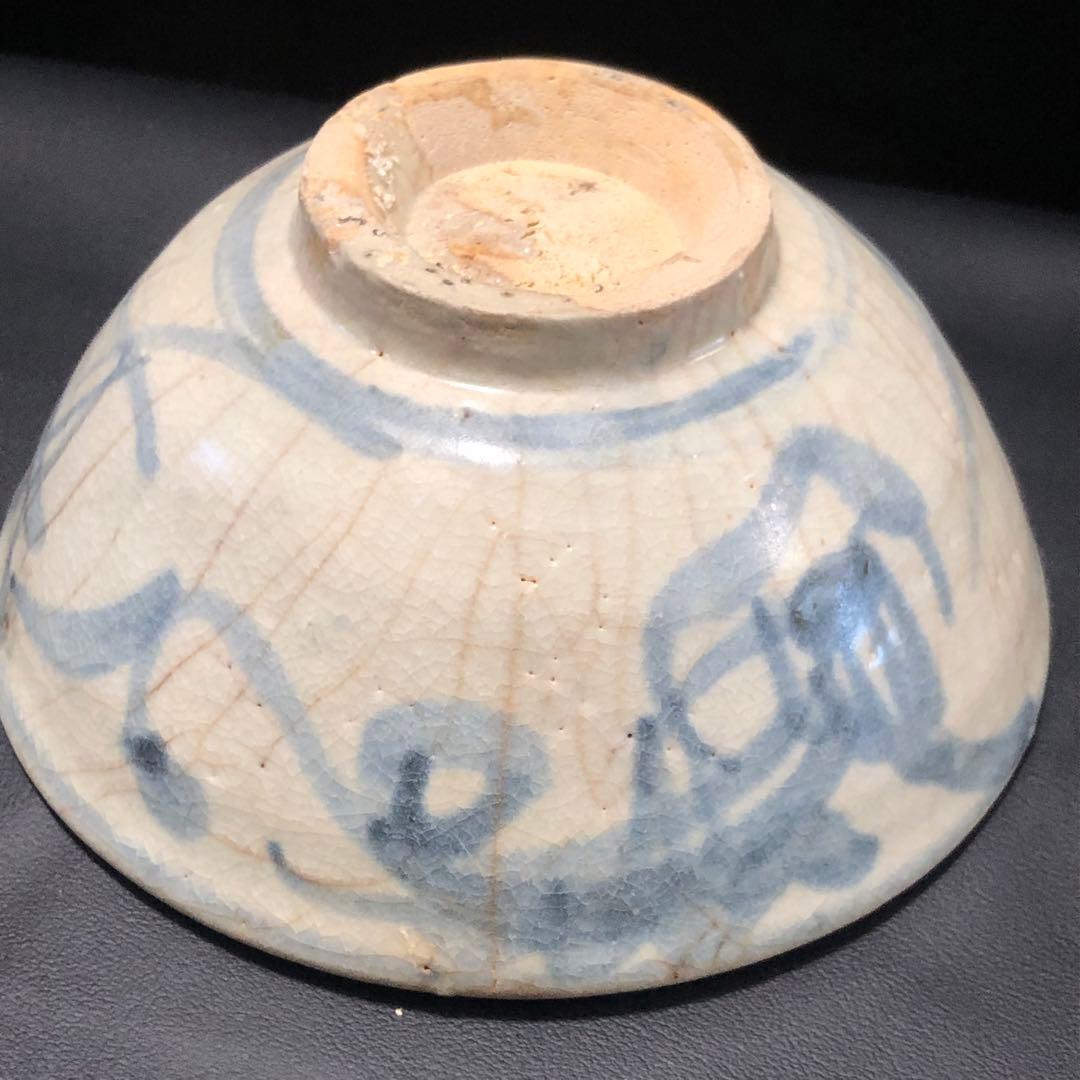 究極の古美術⬛︎蔵の奥から美しい藍色の手描きの抹茶茶碗がで出来ました。美しい茶道具