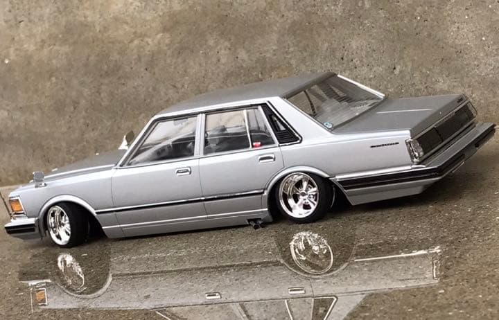 1/24 完成品 430セダン セドリック