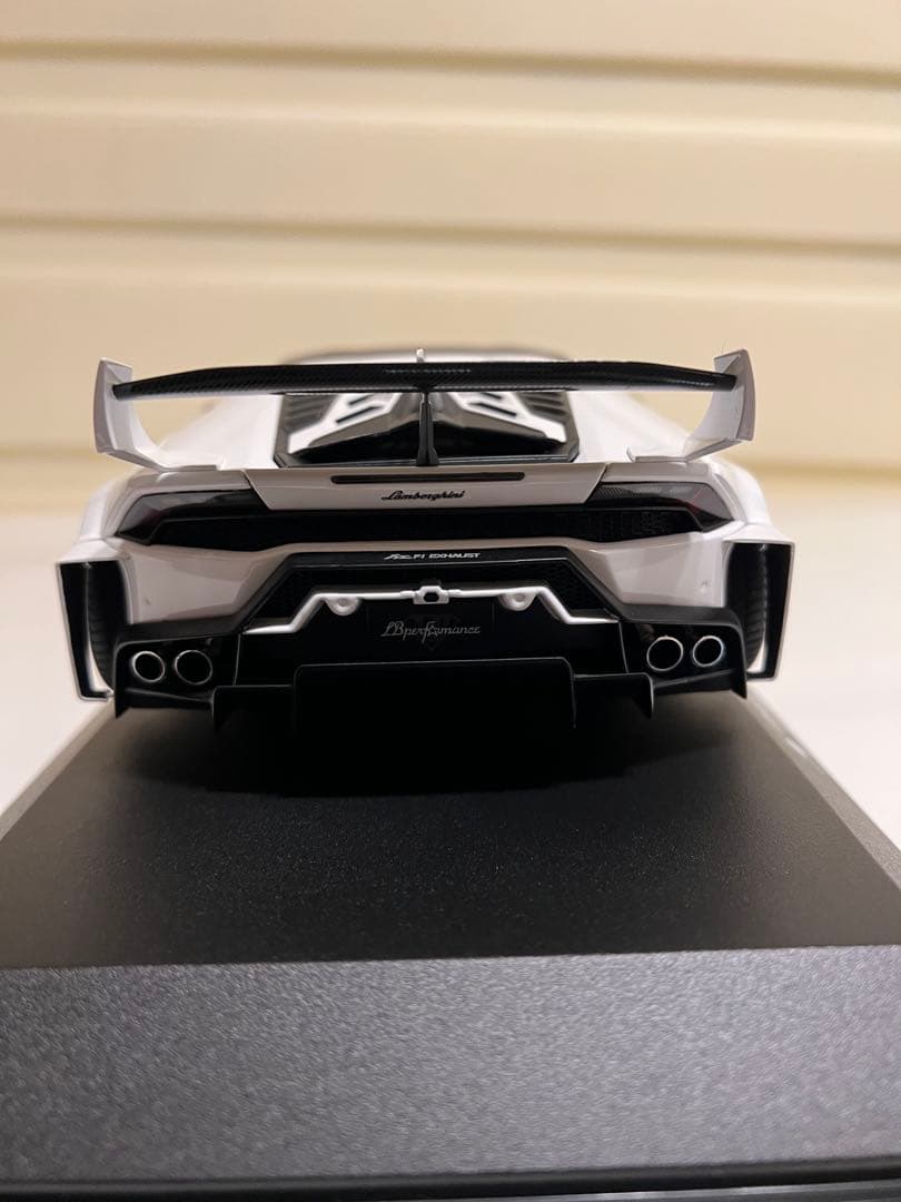 オートアート LBWK ランボルギーニ ウラカン1/18