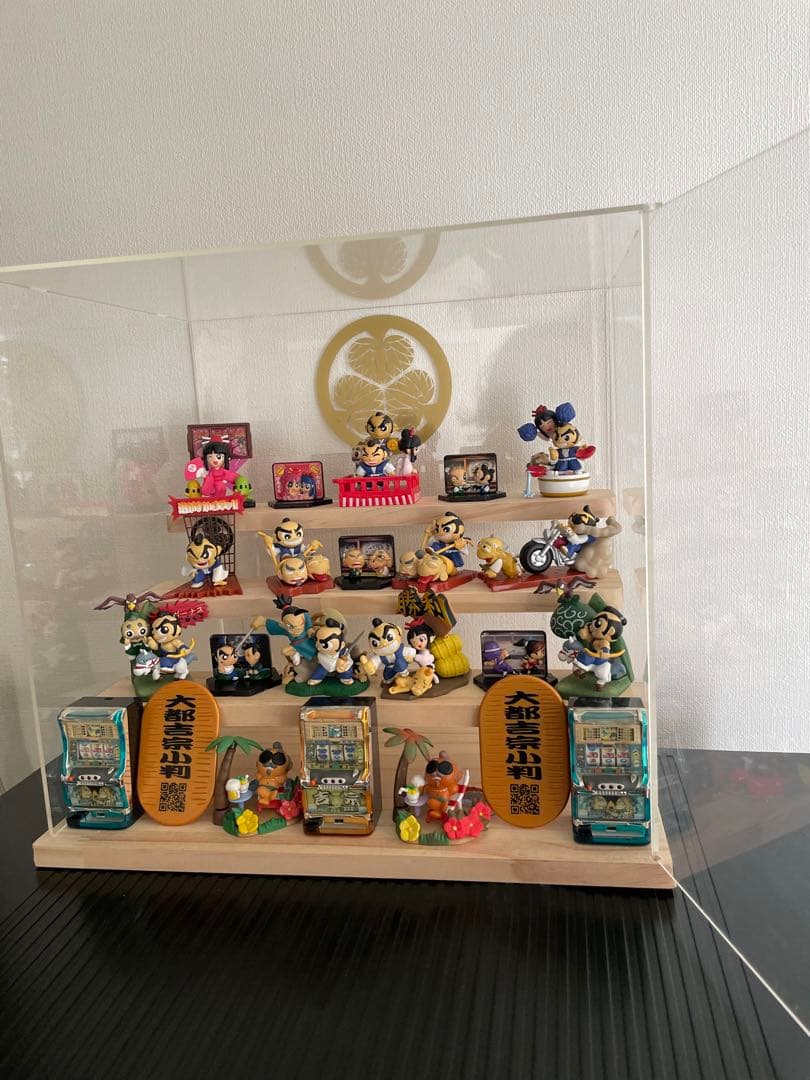 【吉宗フィギュアコレクション】　　　　　扇子、小判付