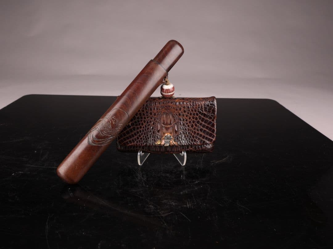 K1618 喫煙具 加納鉄哉刀 一休筆 達摩金具 光山刀 皮製煙草入 莨入 緒締