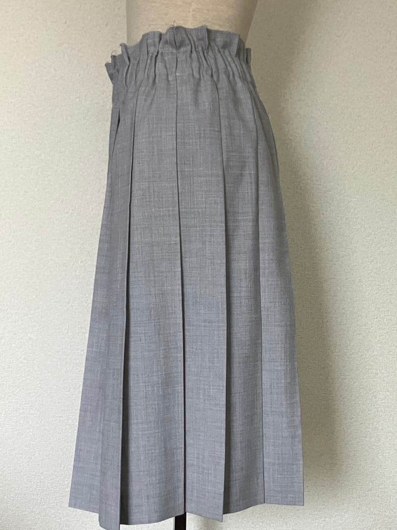コムデギャルソン ライトグレー プリーツスカート ウエストゴム仕様