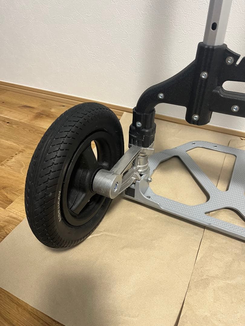 折りたたみ　エアバギータイヤ付きキャリー