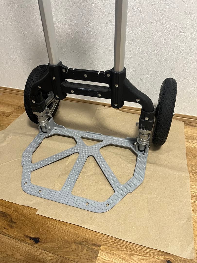 折りたたみ　エアバギータイヤ付きキャリー