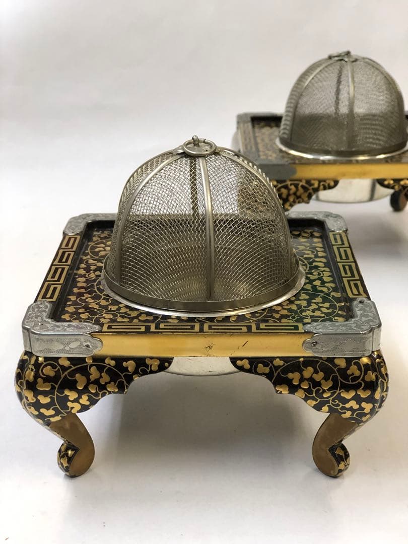 雛道具　金蒔絵　木製　ミニ火鉢　唐草模様　アンティーク　御殿火鉢