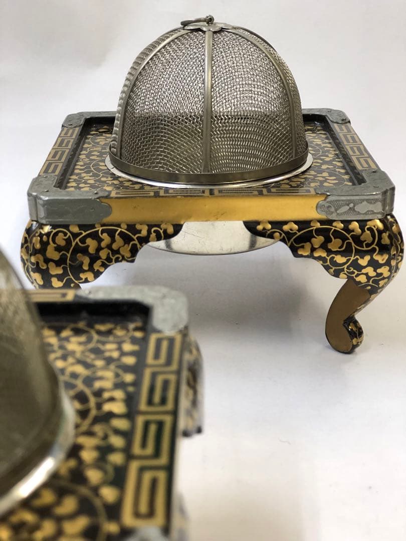 雛道具　金蒔絵　木製　ミニ火鉢　唐草模様　アンティーク　御殿火鉢