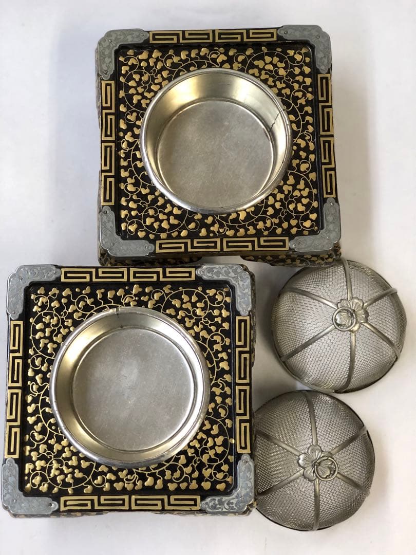 雛道具　金蒔絵　木製　ミニ火鉢　唐草模様　アンティーク　御殿火鉢